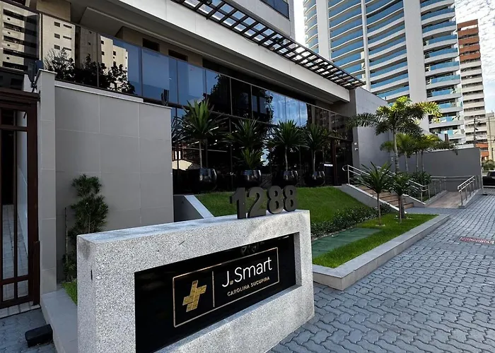 J Smart Carolina Sucupira